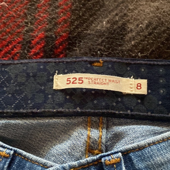 Womens Levi jeans - Picture 2 of 3